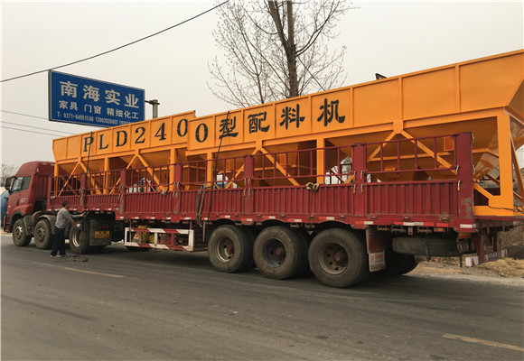 HZS90混凝土攪拌站發(fā)往商丘民權發(fā)貨現場